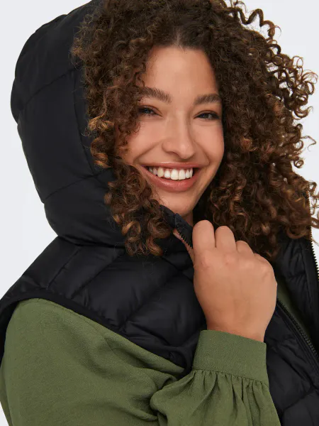 Hovedbilde CARNEW TAHOE HOOD WAISTCOAT BLACK