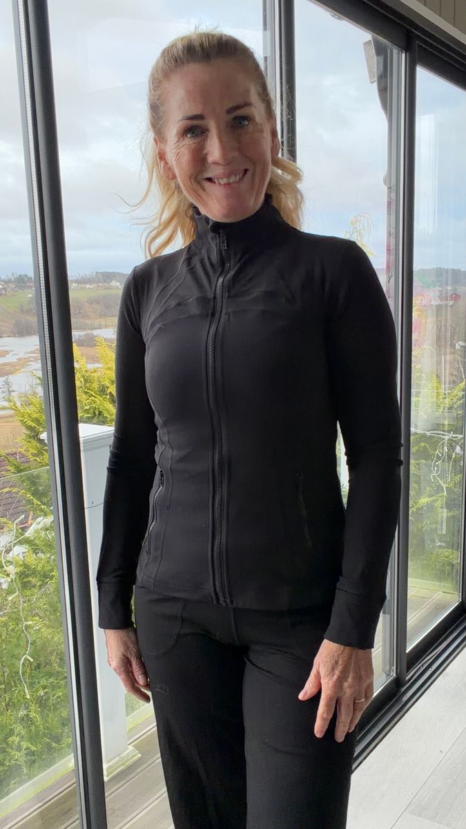 URACTIVE JACKET BLACK 001