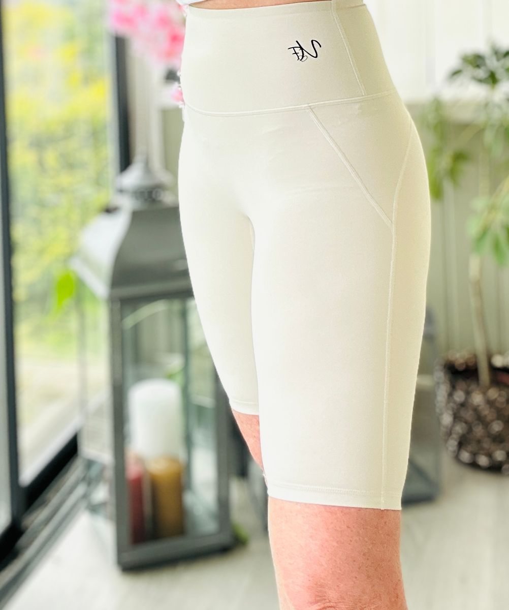 URACTIVE LONG SHORTS CREME